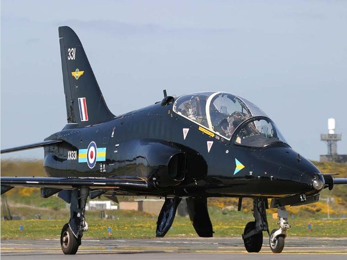 Máy bay huấn luyện Hawk do Anh chế tạo